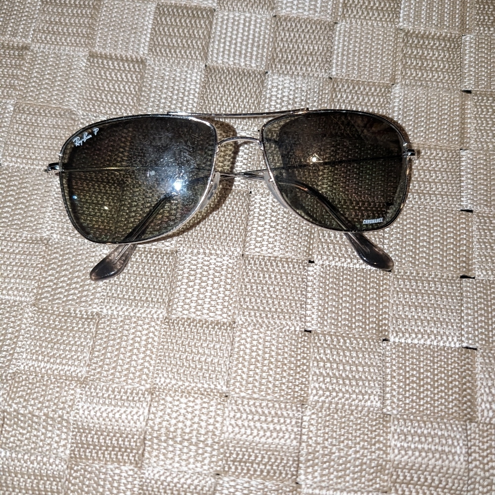 Ray-Ban Chromatic Aviator Sunglasses
